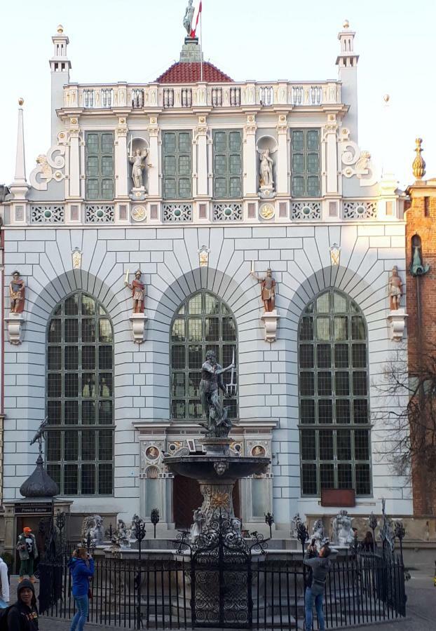 Kawalerka W Kamienicy Na Starowce Appartement Gdańsk Buitenkant foto